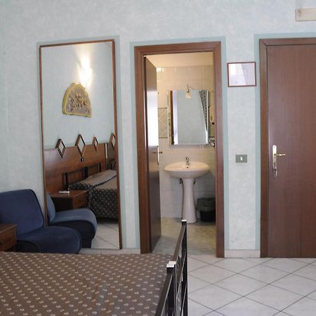 Hotel Farini Roma Quarto foto
